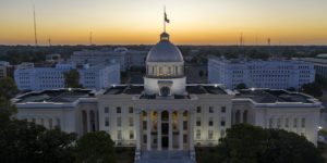 image of classic statehouse in Alabama